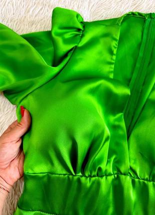 Яркое сатиновое платье mos mosh салатового цвета10 фото
