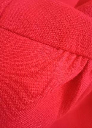 Красное платье свободного кроя с манжетом.6 фото