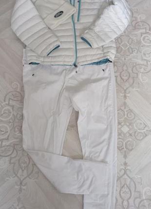 Куртка .джинси білі скіні . шапка