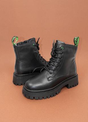 Теплі жіночі черевики зимові чорні на замку 36-40 женские ботинки iva