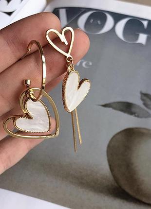 Асиметрична модель сережок - сердечки.