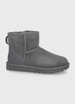 Замшеві чоботи снігоходи черевики ugg classic mini