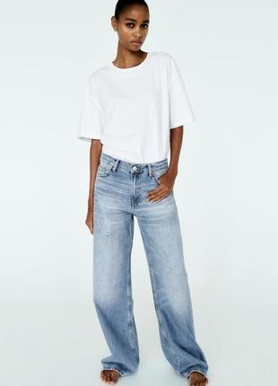 Джинси trf loose-fit mid-rise jeans zara