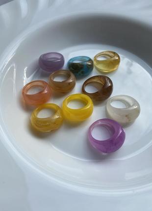 Пластиковые массивные перстни, колечко, кольцо объемное6 фото