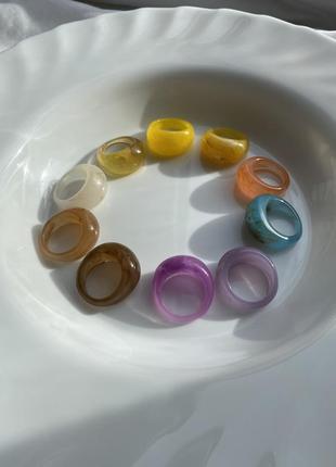 Пластиковые массивные перстни, колечко, кольцо объемное7 фото