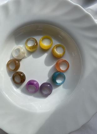 Пластиковые массивные перстни, колечко, кольцо объемное2 фото