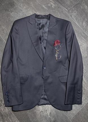 Дорогий костюм ручной работы