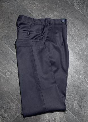 Дорогий костюм ручной работы