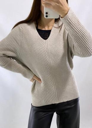 В'язаний светр в рубчік primark cares
колір бєж