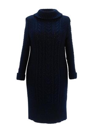 Темно – синее вязаное платье из мягкой, шерстяной пряжи.