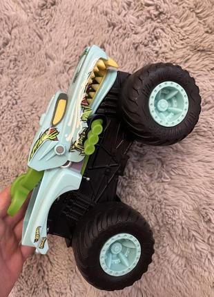 Monster truck
