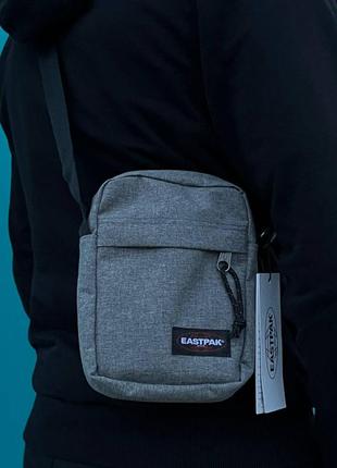 Оригінальна кроссбоді сумка чоловіча eastpak sunday gray5 фото