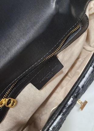Красива жіноча сумка чорно-сіра шкіряна та текстильна багет крос-боді в стилі  dior lady сіра на ланцюжку та ремені якість супер люкс туреччина9 фото