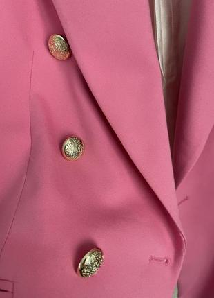 Zara яркий розовый пиджак золотые пуговицы5 фото
