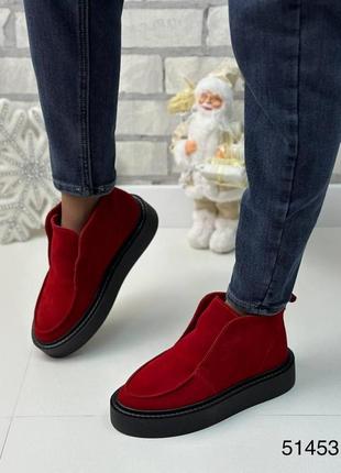 Зимові жіночі замшеві ботинки червоного кольору, трендові жіночі ботинки челсі4 фото