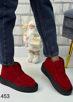 Зимові жіночі замшеві ботинки червоного кольору, трендові жіночі ботинки челсі9 фото