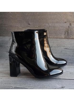Класичні нюдові лакові бежеві жіночі ботильйони черевики середній каблук полуботинки осінні демі7 фото