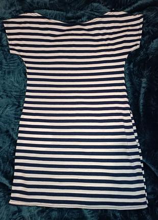 Сукня в смужку