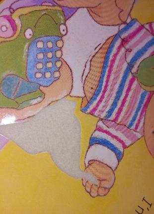 Тактильная книга на английском для малышей, плотные картонные страницы4 фото
