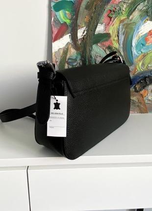 Женская черная кожаная сумка багет с двумя видами ремней, италия6 фото