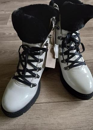 Кожаные лаковые ботиночки lasocki 40