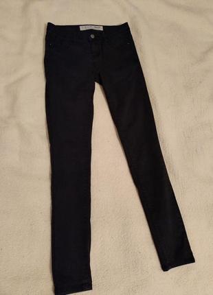 Стильные, актуальные черные джинсы бренда denim co4 фото
