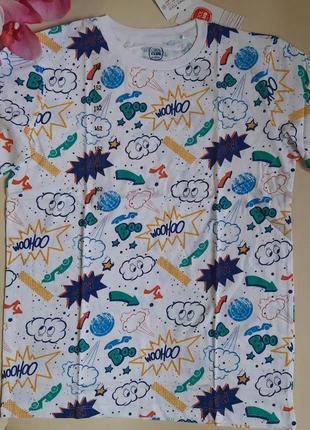 Футболка біла з різнокольоровим принтом комікс 152 см