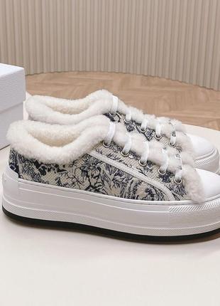 Зимняя обувь женская утепленная кроссовки ботинки угги zara ugg6 фото