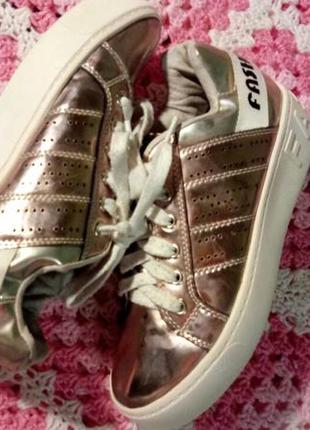 Кроссовки  "fashion" (р. 36-37). cостояние хорошее!