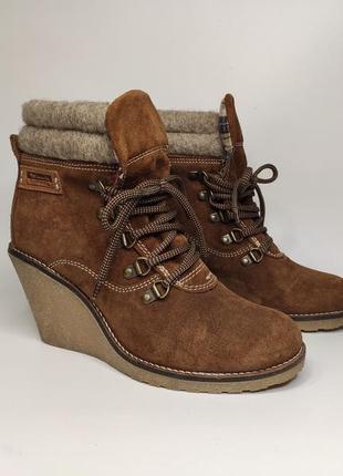 Tamaris замшевые ботинки на танкетке