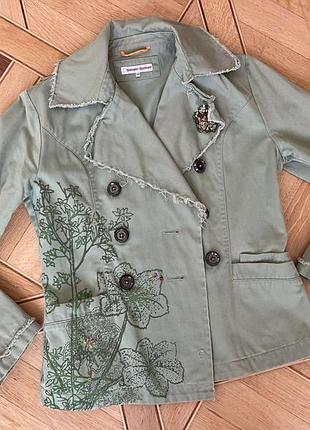 Джинсовая куртка wonder woman 42 размер, цветы, салатовая зеленая