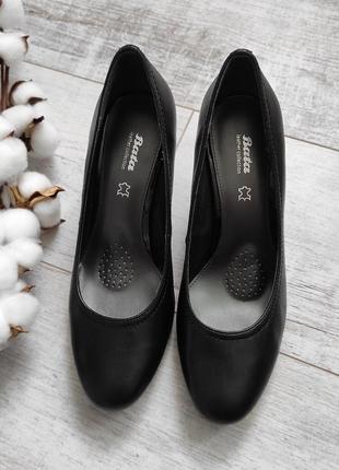 Удобные новые черные кожаные туфли лодочки bata на подошве flexible3 фото