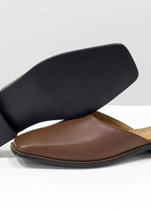 Мюли шльопанці