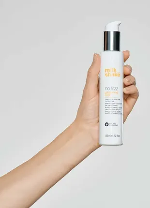 Зволожуюче молочко з розгладжуючим ефектом milk shake no frizz glistening milk 125 мл