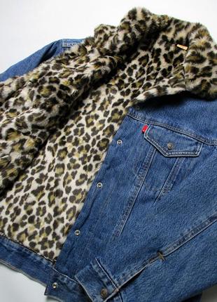 Куртка/шерпа levis/левис leopard reversible sherpa-lined denim trucker jacket6 фото