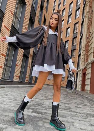 Короткое платье с белым воротником и рюшами обильной юбкой мини платья с воротником черно белая трендовая стильная базовая6 фото