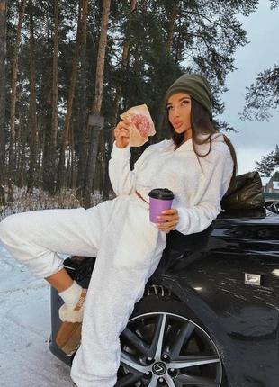 Спортивный костюм