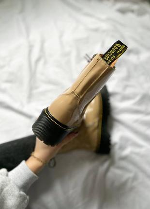 Ботинки зимние женские dr.martens jadon beige "мех" мартенсы на меху бежевые5 фото