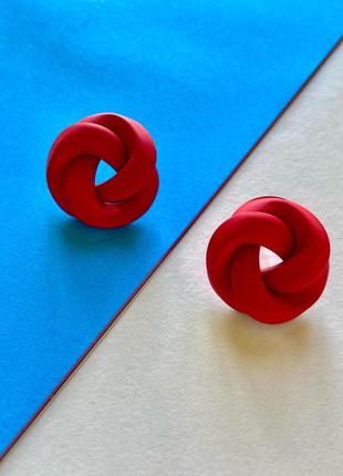 Маленькие красные серьги 😍