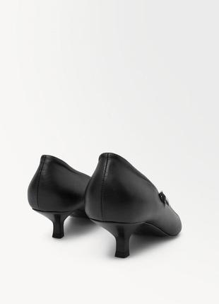 Шкіряні туфлі човники з декоративними сферами cos atelier  11952520016 фото