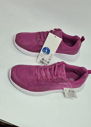 Жіноче взуття для спорту та відпочинку crivit, з легкою підошвою eva.  нові оригінальні дуже зручні зносостійкі кросівки розмір 39 - 25/25.5 см