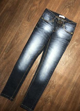 Джинсы на худенькую девочку charies vogeie