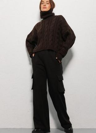 Вязаный темно-шоколадный женский свитер с крупными косами modna kazka mkar200251-46 фото