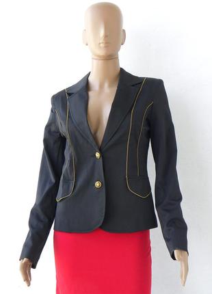 Черный пиджак с подкладкой украшен молнией 46-48 размер (40-42 евроразмеры).