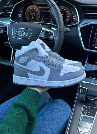 Зимние женские кроссовки nike air jordan 1 winter grey white (мех) 36-37-38-39-40-41