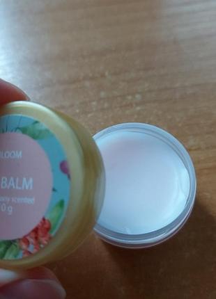 Бальзам для губ. новый.