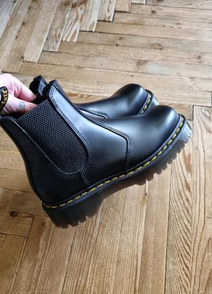 Чорні шкіряні черевики челсі dr. martens 2976 bex squared7 фото