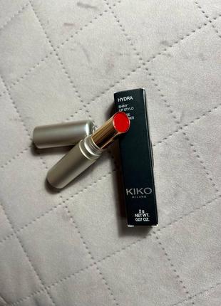 Зволожуюча помада kiko milano червоний мак