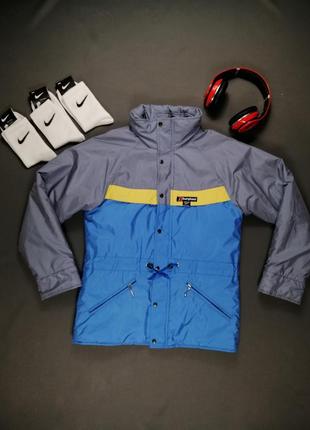 Куртка від berghaus