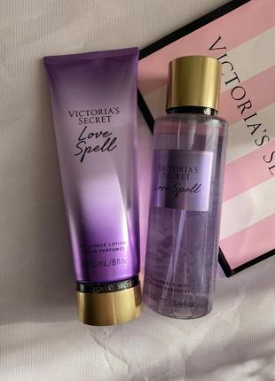 Набір парфюмований  спрей для тела love spell victoria's secret та лосьон